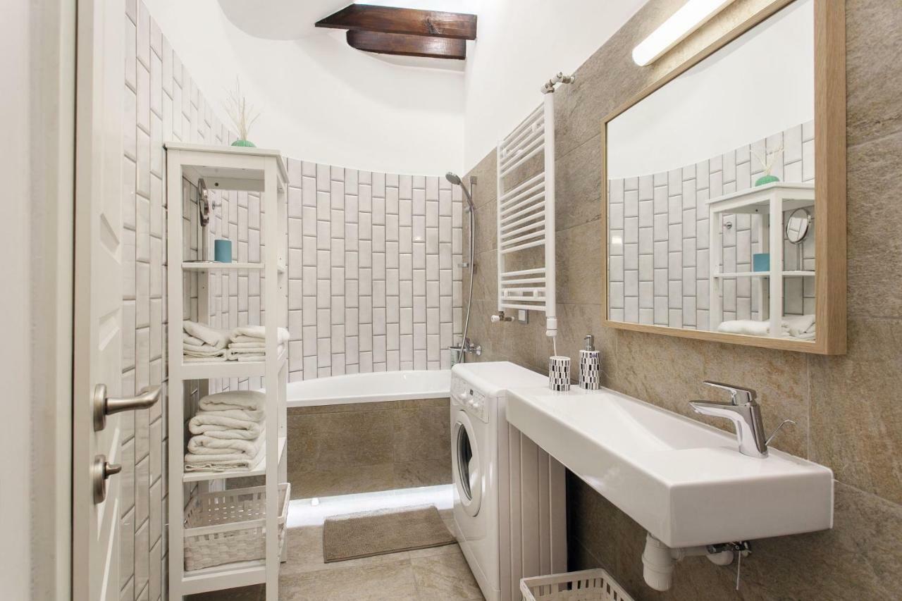#Stayhere 3Bdr Modern & Stylish Apartment - Heart Of Old Town By Houseys فيلنيوس المظهر الخارجي الصورة